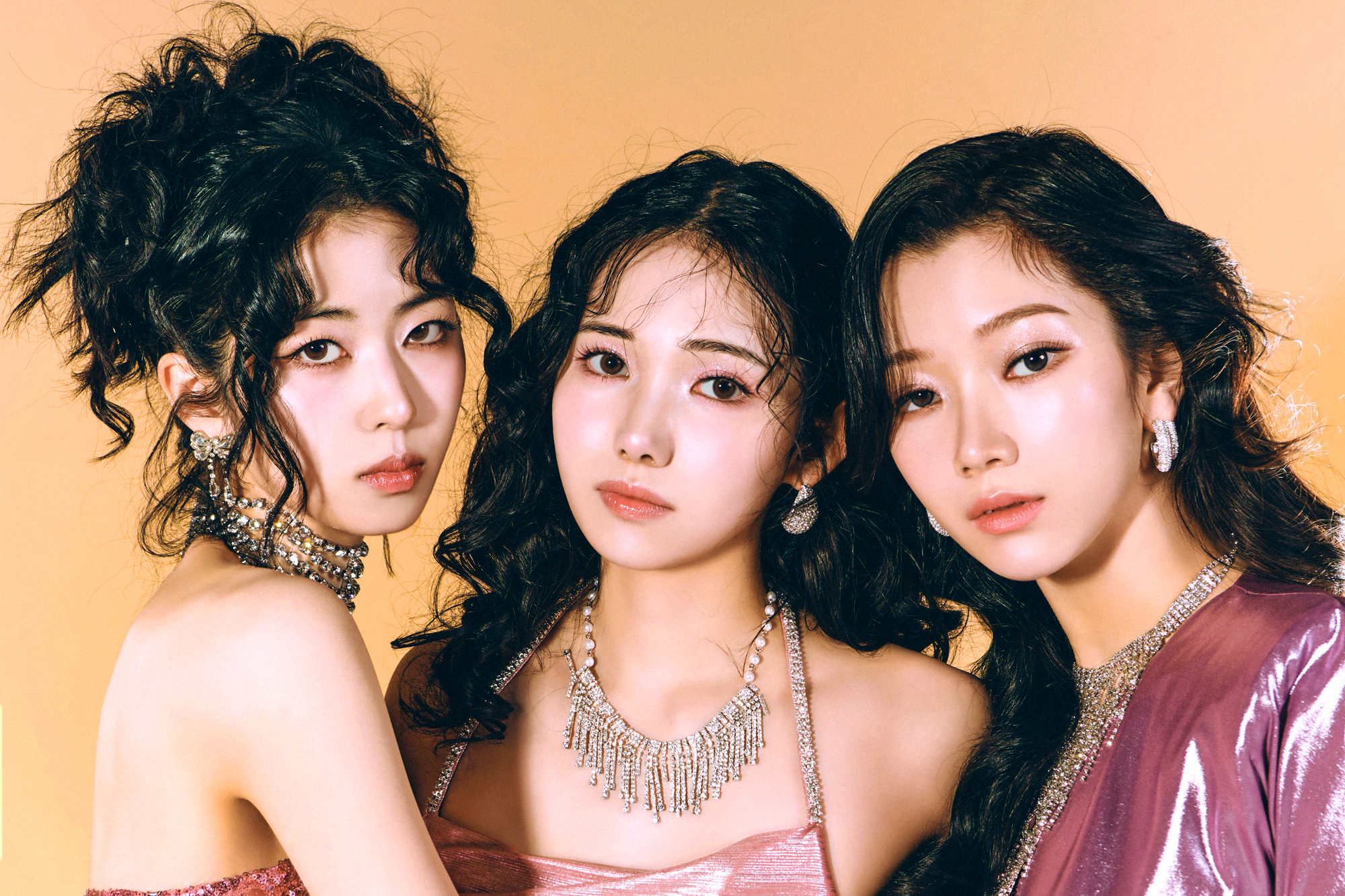 Japan’s Diamond Girls: Interview with IS:SUE